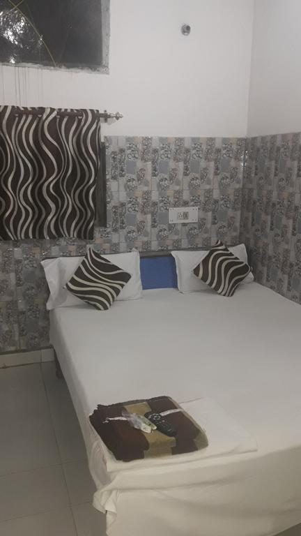 Oyo Rajdhani Guest House Faridabad Exterior photo