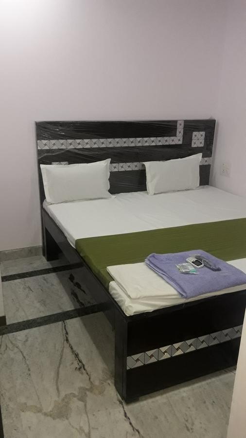 Oyo Rajdhani Guest House Faridabad Exterior photo